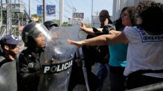 Régimen de izquierda en Nicaragua reprime la libertad de prensa y su policía golpea a los periodistas