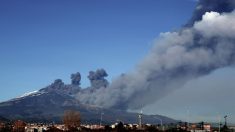 En vísperas de Navidad el volcán Etna provoca violentas explosiones y el cierre parcial del aeropuerto