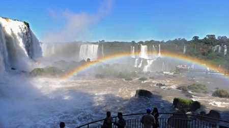 Cataratas de Iguazú bate en 2018 doble récord de visitantes y de extranjeros