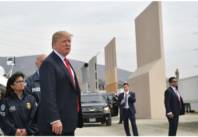 Mayoría de estadounidenses ahora apoyan el muro fronterizo al estilo de Trump, dice encuesta