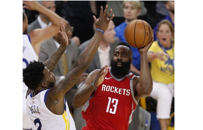 La figura del escolta James Harden brilló más que nunca en la última jornada de la NBA del año 2018 al establecer nueva marcas, recibir por segunda vez el premio de Jugador de la Semana y reivindicar su condición de actual Jugador Más Valioso (MVP) de la liga. EFE