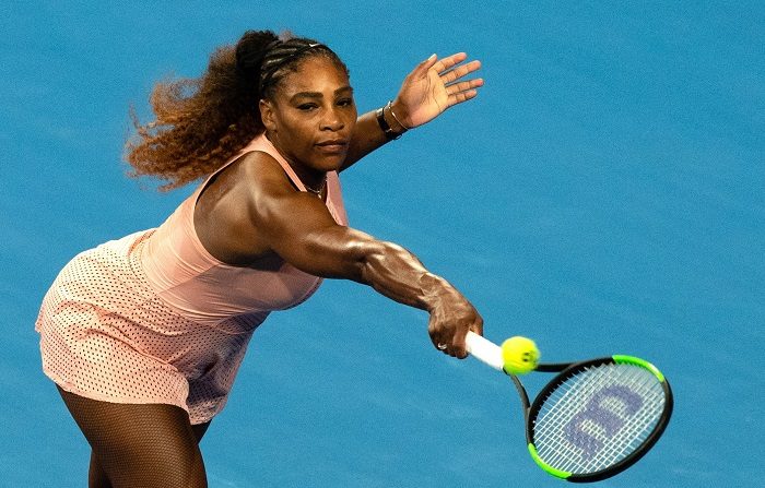 Serena Williams remontó su duelo ante Belinda Bencic (4-6, 6-4 y 6-3) y equilibró el enfrentamiento entre Estados Unidos y Suiza, en la segunda jornada del Grupo B de la Copa Hopman. EFE