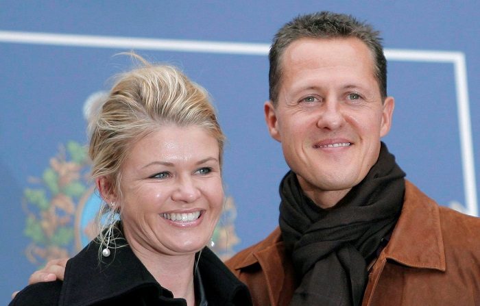 El expiloto de Fórmula Uno Michael Schumacher está "en buenas manos", según una declaración publicada por la familia un día antes de que el siete veces campeón mundial de Fórmula 1 cumpla 50 años. EFE/J.l.cereijido