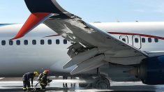 Evacúan avión de Aeroméxico al incendiarse neumáticos durante el aterrizaje
