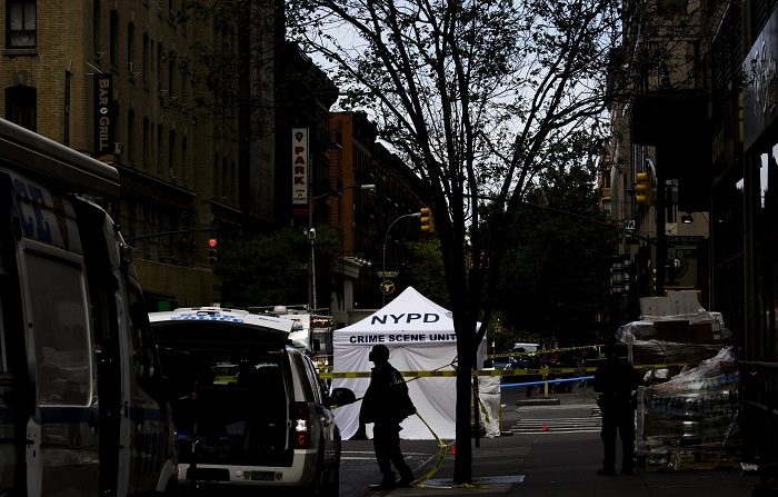 Ancianos mueren en incendio en Manhattan. EFE/Justin Lane