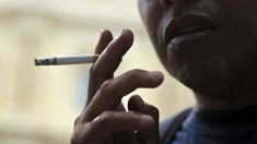 Gobernador de Nueva York busca frenar el tabaquismo de los jóvenes