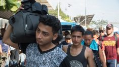 Más de 2.000 migrantes de la caravana cruzan México sin solicitar asilo