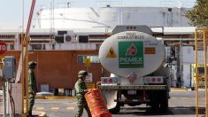 Pemex dice que hay «suficiente» gasolina ante excesiva demanda en México