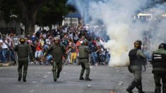 Al menos 16 personas asesinadas y 328 detenidas por el régimen durante las protestas en Venezuela