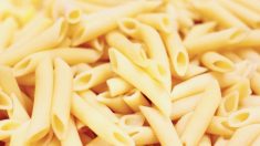 Estudiante muere después de comer espaguetis con tomate que tenían 5 días sin refrigerar