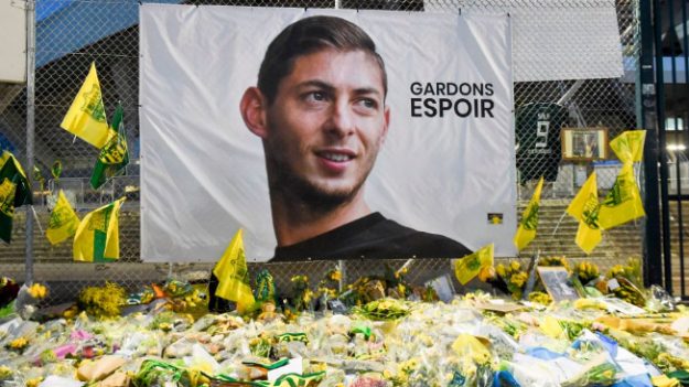 En todos los homenajes a Emiliano Sala hay flores amarillas. ¿Cuál es su profundo significado?