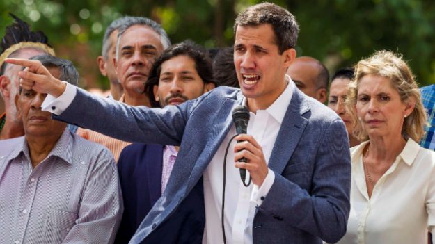 Juan Guaidó anuncia que asumirá como presidente interino de Venezuela y la OEA lo respalda