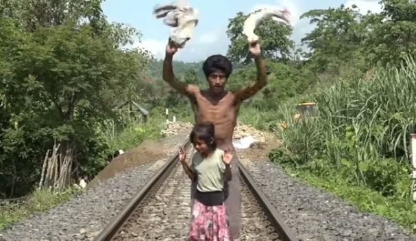 Papá e hija evitan que un tren con 2000 pasajeros se estrelle