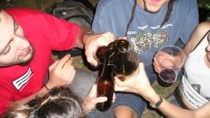 Estudio en EE.UU. : Los jóvenes latinos son más propensos a consumir alcohol en edades tempranas