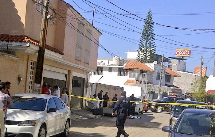 El periodista y locutor de radio Jesús "Chuchín" Ramos Rodríguez fue asesinado este sábado de ocho balazos en el municipio de Emiliano Zapata, en el suroriental estado mexicano de Tabasco, informaron fuentes oficiales.EFE/STR