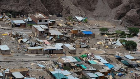 Un muerto, 2 desaparecidos y 420 familias damnificadas por un deslizamiento en el sur de Perú