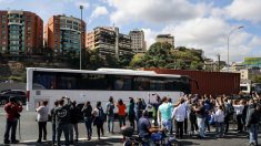 Guaidó parte en caravana hacia la frontera con Colombia para recibir la ayuda humanitaria