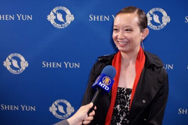 Instructora de ballet maravillada por el corazón y el espíritu de los bailarines de Shen Yun