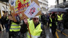 «Chalecos amarillos» toman las calles por 12° semana: hoy apuntan contra la violencia policial