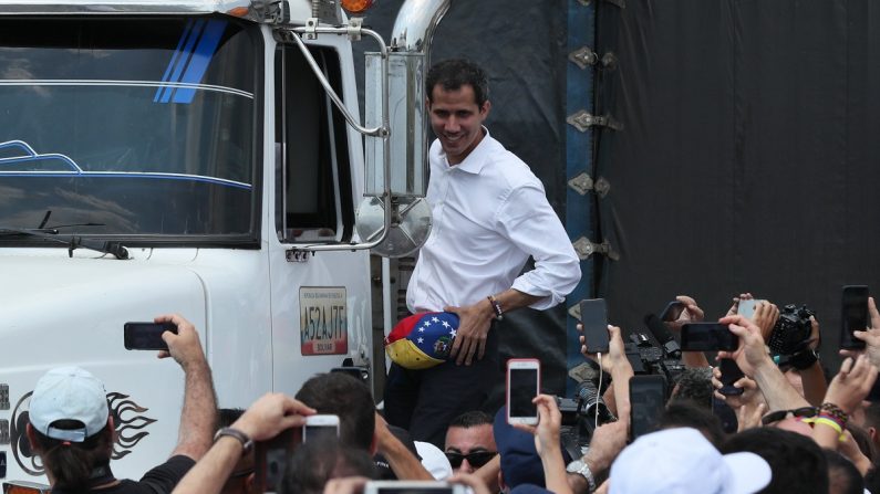 Juan Guaidó, presidente encargado de Venezuela al frente del envio de ayuda humanitaria a su país. EFE/Mauricio Dueñas Castaneda