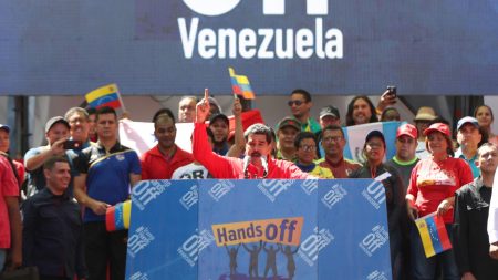 Maduro desafió a Guaidó «a convocar elecciones, señor fantoche» y rompió relaciones con Colombia