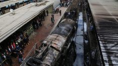 Más de 20 muertos por el fuego en el andén número 6 de la estación de El Cairo
