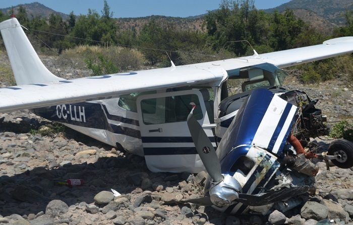 Avioneta tipo Cessna accidentada. Imagen cc0