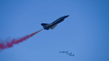 Se estrella avión hecho en China vendido a la Fuerza Aérea de Pakistán