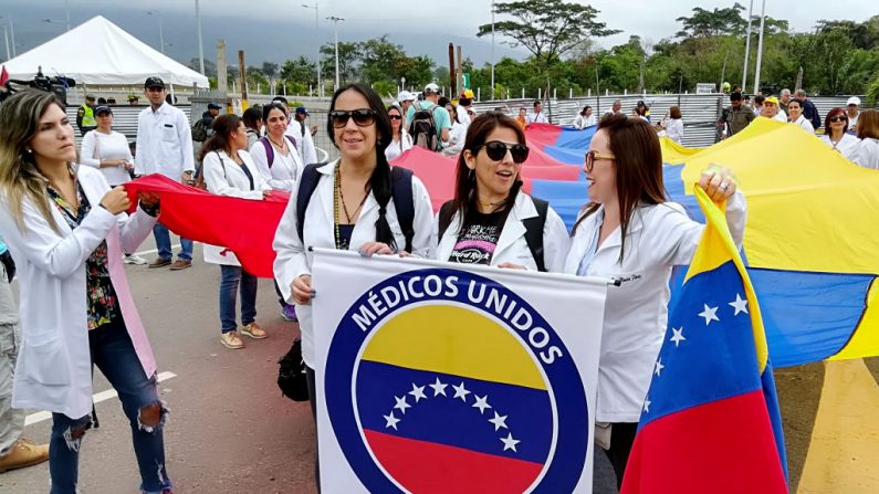 Los médicos alertan del "agravamiento" del "problema sanitario" en Venezuela (STR/AFP/Getty Images)