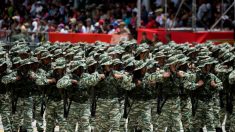 Video muestra a Maduro entrenando con soldados en Venezuela