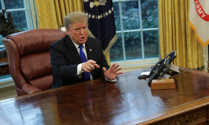 El presidente Donald Trump durante una reunión con el viceprimer ministro chino Liu He (no se muestra) en la Oficina Oval de la Casa Blanca el 22 de febrero de 2019. (Alex Wong/Getty Images)