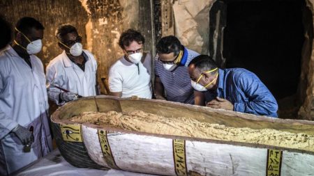 Tumba del orfebre egipcio del «Dios Amón» reveló cuerpos enfermos y reliquias de 3500 años