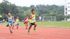 Con solo 7 años corre 100 metros planos en menos de 14 segundos, ¿será el próximo Usain Bolt?