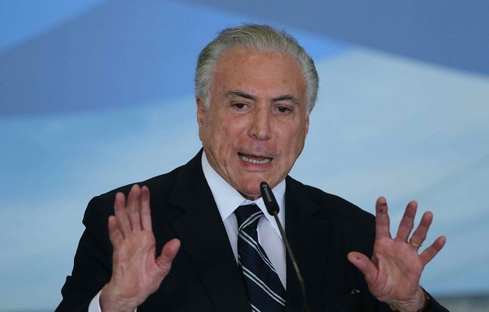 La Policía Federal brasileña arrestó este jueves al expresidente Michel Temer (2016-2018) en un caso vinculado a la Lava Jato, como es conocida la mayor operación de combate a la corrupción en la historia de Brasil y que destapó un gigantesco escándalo de desvíos de la petrolera estatal Petrobras. EFE/Andrés Cristaldo