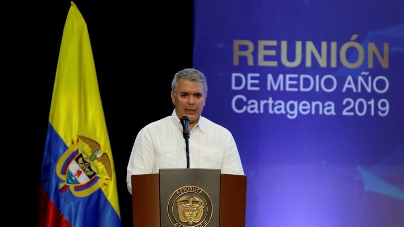 El presidente de Colombia, Iván Duque, habla durante la apertura oficial de la Reunión de Medio Año de la Sociedad Interamericana de Prensa (SIP) en Cartagena (Colombia). EFE/ Ricardo Maldonado Rozo