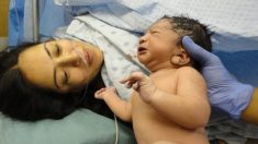 Valiente mamá da a luz a un superbebé de 6 kilos, ¡y sin medicamentos para el dolor!
