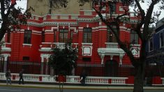 Representantes de Guaidó impiden que diplomáticos de Maduro vacíen embajada venezolana en Lima