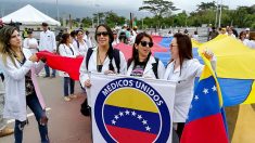 Maduro impide a médicos instalar un centro de atención voluntaria en Caracas, y ellos traspasan el bloqueo