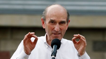 Elliott Abrams cree que sería «un regalo» si Maduro se presentara a elecciones libres