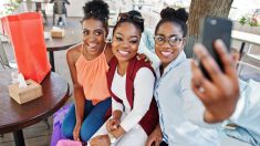 3 hermanas embarazadas al mismo tiempo toman una fantástica sesión de fotos juntas