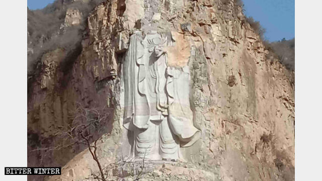 La mitad superior de la estatua de Kwan Yin ha sido detonada y destruida. (Bitter Winter)