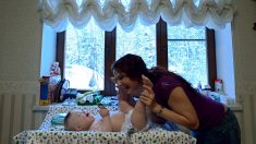 Practican cesárea a bebé en Colombia que nace embarazada de su gemelo