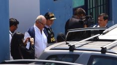 Fiscales interrogan en calabozo al expresidente Kuczynski por caso Odebrecht