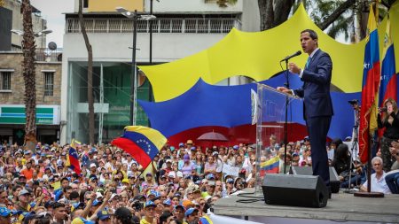 Guaidó convoca la marcha «más grande de la historia» para exigir el cese de la ursurpación en Venezuela