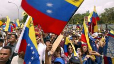 Expulsan a inmigrantes venezolanos de Bolivia por protestar contra injerencia cubana en Venezuela