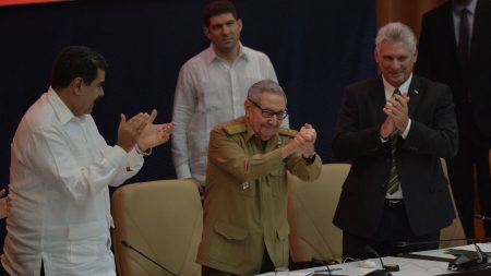 Régimen cubano aprueba ley electoral que concentra más el poder y busca blindar al partido comunista
