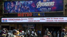 Murió un día antes de la premiere de Avengers y sus amigos lo «llevaron» a verlo