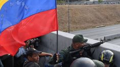 Guaidó anuncia que militares «dieron el paso» para remover a Maduro, el pueblo sale a las calles