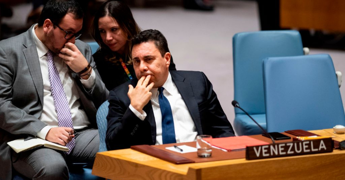 El embajador del régimen venezolano ante las Naciones Unidas, Samuel Moncada, en la sede de las Naciones Unidas en Nueva York, el 28 de febrero de 2019. Foto de ser JOHANNES EISELE/AFP/Getty Images.