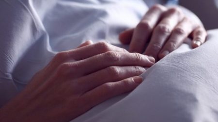 «Fue la mano de Dios»: los médicos dijeron que nunca despertaría del coma, pero ocurrió un milagro